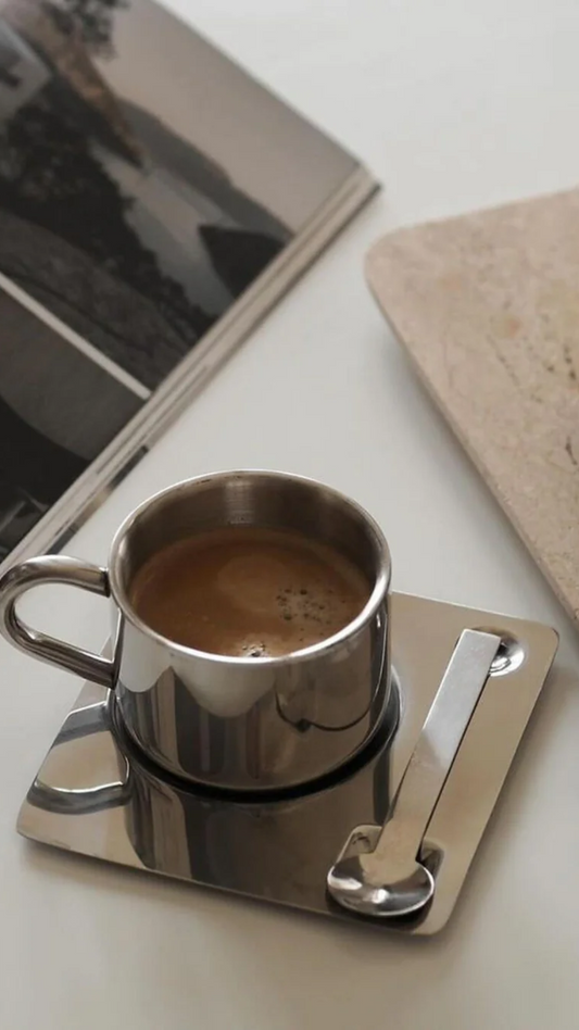 Tasse Trevi  mit Löffel und Untersetzer
